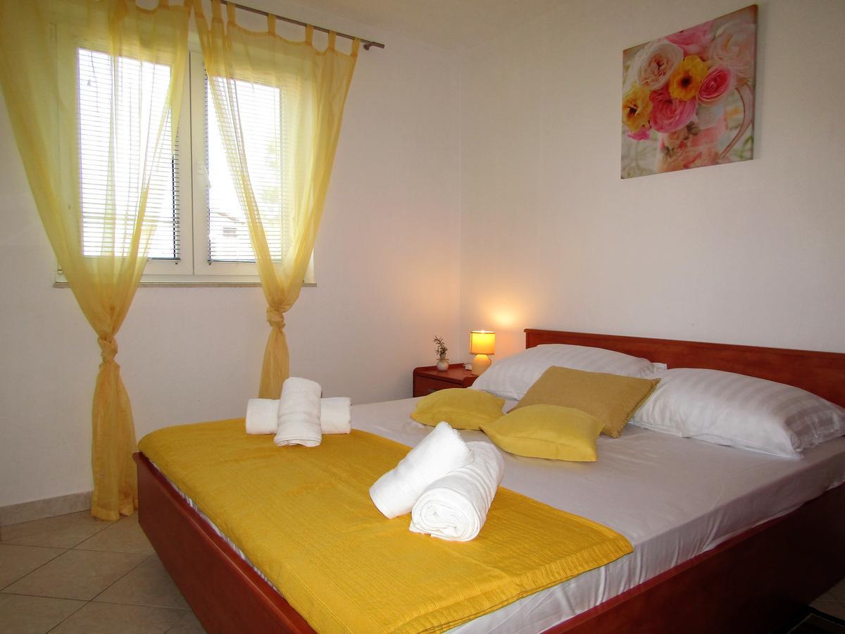 Apartments Kokor Vodice Exterior foto