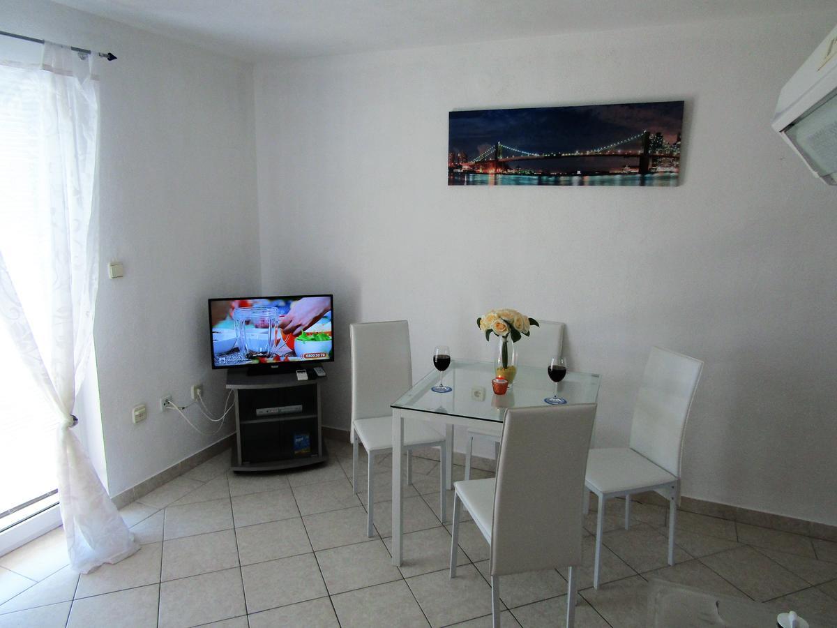 Apartments Kokor Vodice Exterior foto